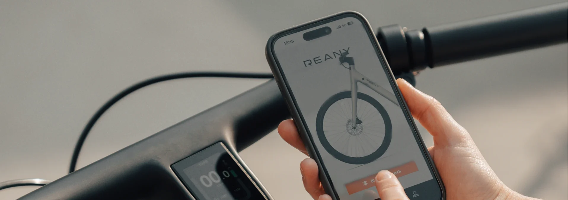 Discover our app
and stay connected